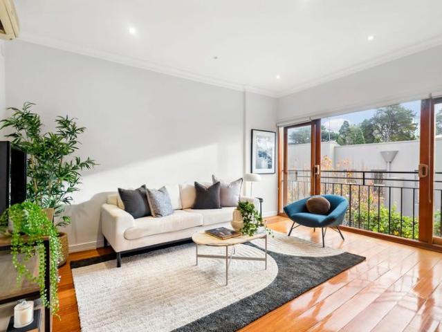 A Light Lavished Retreat By Como Park