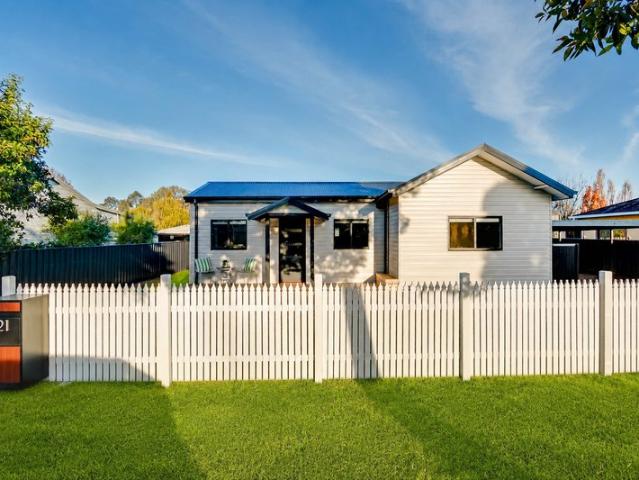 Fully Renovated INSIDE OUT & Ready to Go CALLING ALL SMSF INVESTORS & FIRST HOME BUYERS