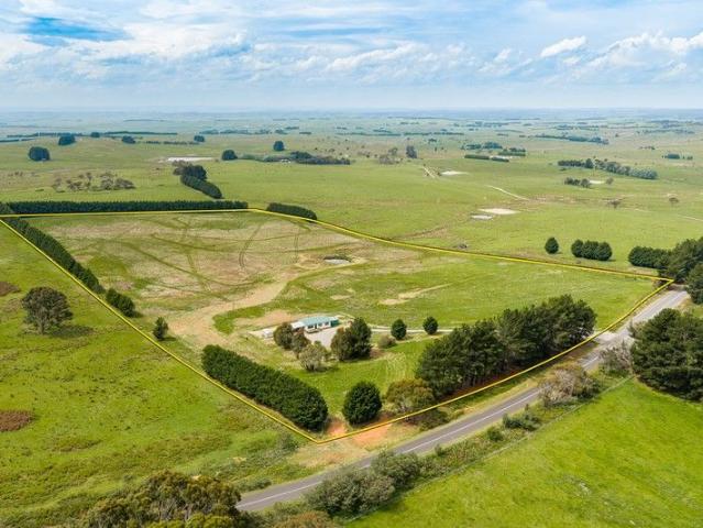 A Lifestyle Escape on 30 Acres