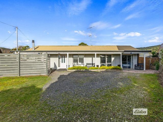 A Lifestyle Like No Other On An 1,457m² Allotment