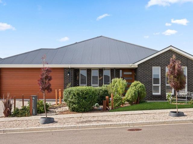 A Lifestyle of Comfort, Space & Coastal Convenience
