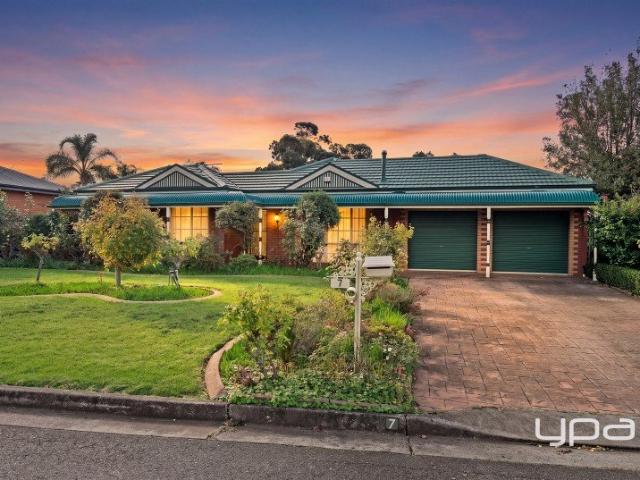 A LIFESTYLE PROPERTY DESIGNED FOR FAMILY LIVING AND ENTERTAINING