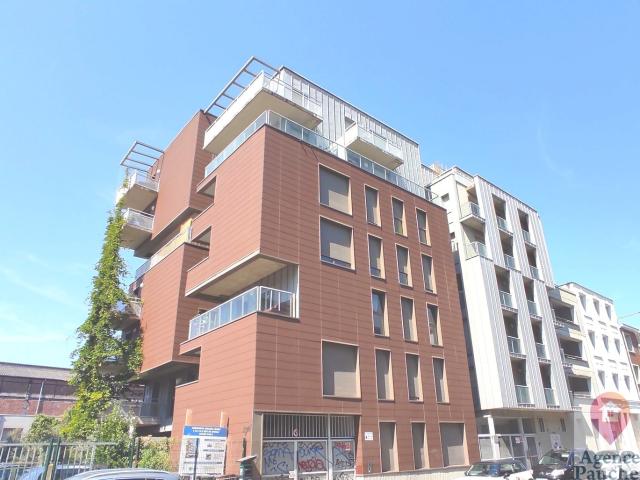 À Lille 59, grand appartement en vente avec terrasse