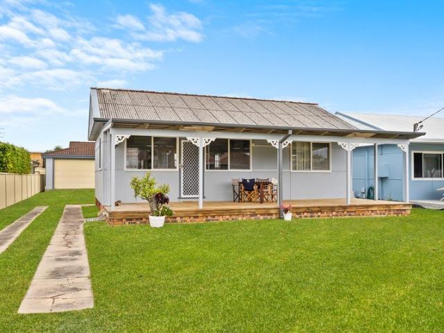 A Little Coastal Cottage, a Lifetime of Memories & a Wonderful New Beginning