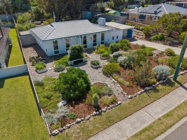 A Little Coastal Gem in Highly Sought After Brazier Road