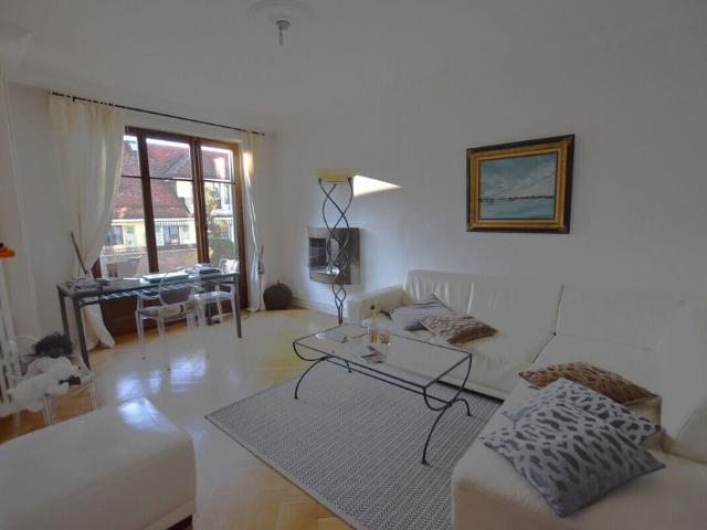 A LITTLE GEM OF A FLAT IN MALAGNO – LOTS OF CHARM – SHORT TERM RENTAL