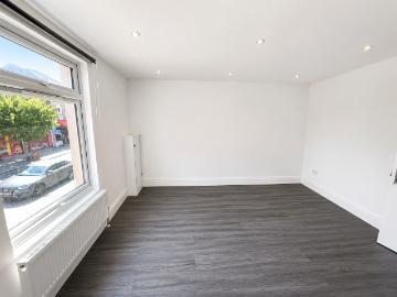 A London Road, Croydon CR0, 2 bed flat to rent, £1,750 pcm | PrimeLocation