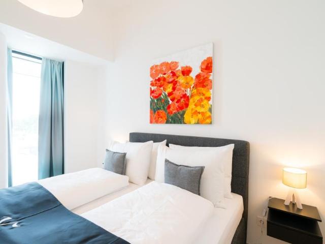 A lot of space in a small apartment: Great flat in Marina Tower, Vienna Amsterdam Apartments for Rent