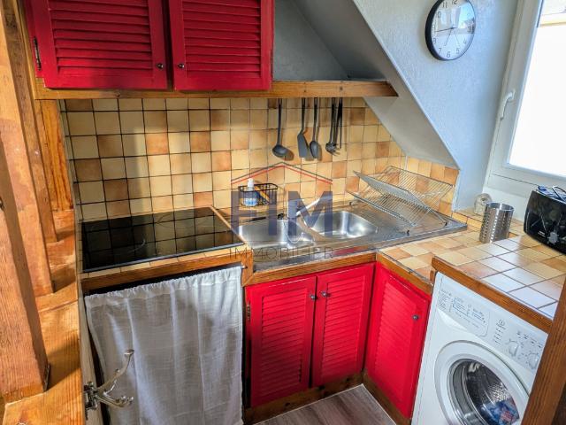 A LOUÉ APPARTEMENT DE TYPE F2 MEUBLE