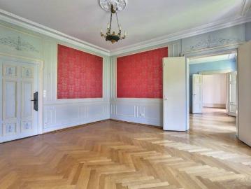 À LOUER ! Magnifique 7 pièces de 210 m2 avec ascenseur situé à proximité de la place de la République et le parc du Contades à Strasbourg