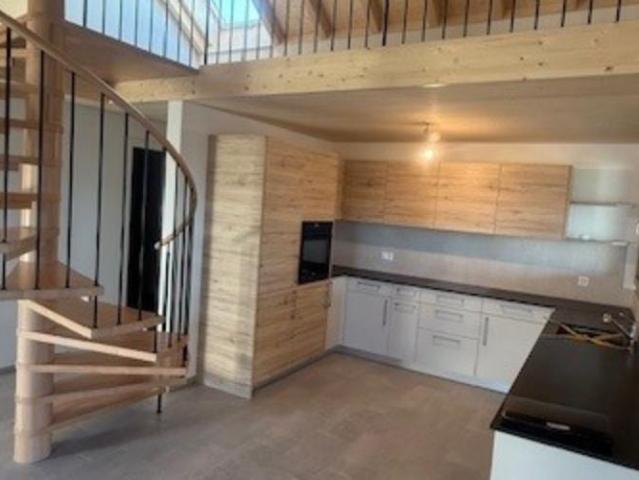A louer, magnifique logement de 5.5 pièces dans une ferme rénovée