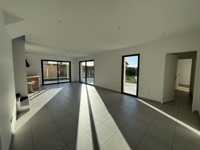 A LOUER ! Magnifique villa moderne avec prestations haut de gamme 117m² Ternay