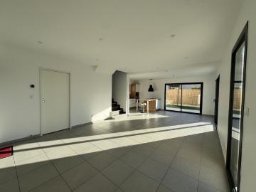 A LOUER ! Magnifique villa moderne avec prestations haut de gamme 117m² Ternay Ternay 69360 Le bien en vidéo