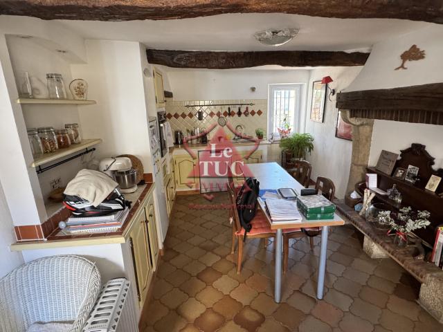 a louer magagnosc une maison de village avec une cave trois pieces bon etat