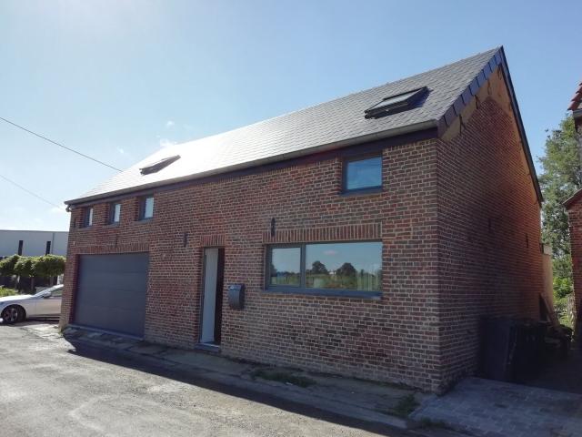 À louer – Maison 4 façades avec jardin et garage à Hanret