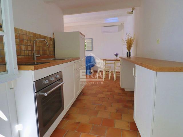 À LOUER MAISON 55 m² MEUBLÉ AVEC JARDIN DE 100 m² POINTE ROUGE À 300 M DE LA MER