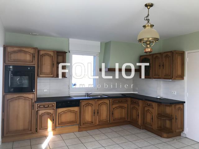 A louer: Maison 7 Pièces St Etienne En Coglès Réf.521CV