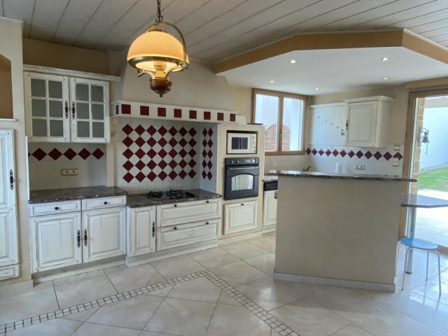 A LOUER: Maison 138 m2 3 chambres Terrain