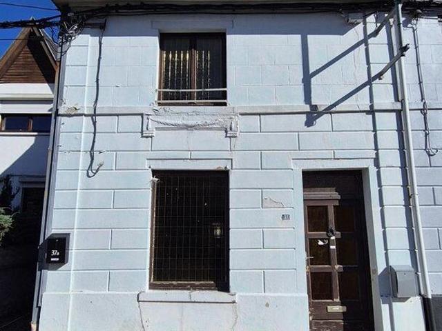 À Louer: Maison 3 façades avec 2 chambres !