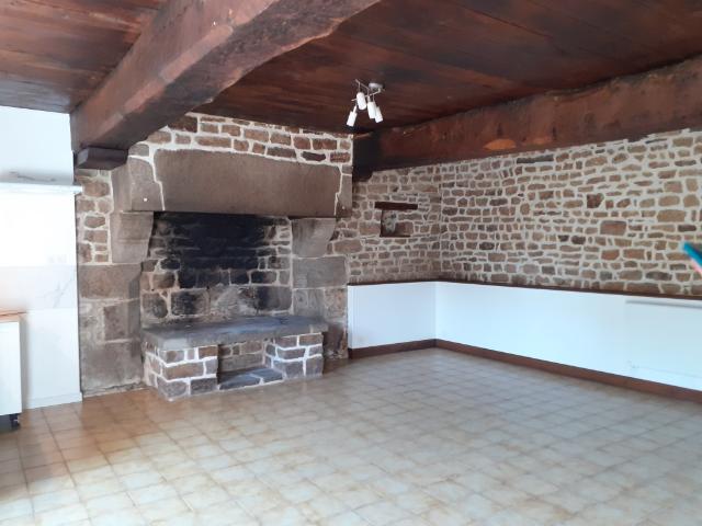 A LOUER Maison 3 pièces, terrain, cour et garage à 7 km de Brécey