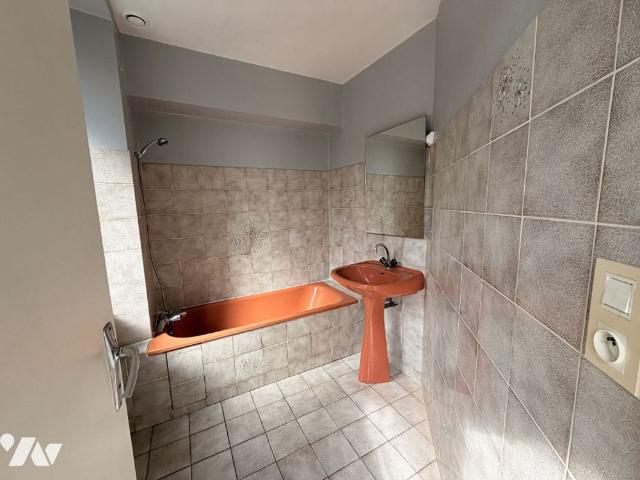 A LOUER Maison 3 pièces avec cour