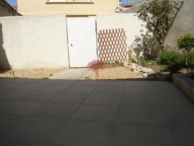 A louer maison 3 pièces plain pied avec cour