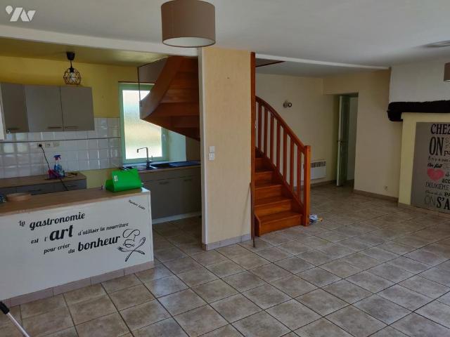 A LOUER Maison T3 de 65 m² à Bréal sous Montfort Située à seulement 2 minutes du bourg de.