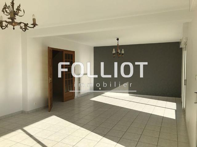 A louer: Maison T7 avec Jardin � St Etienne En Cogl�s R�f.521CV
