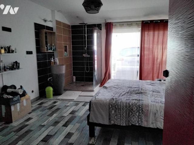 A LOUER MAISON T5 AVEC PISCINE SUR CANDE
