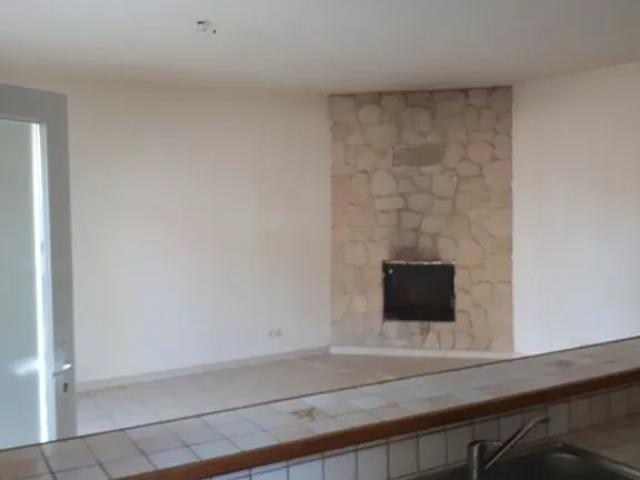 A LOUER MAISON T5 CAVES
