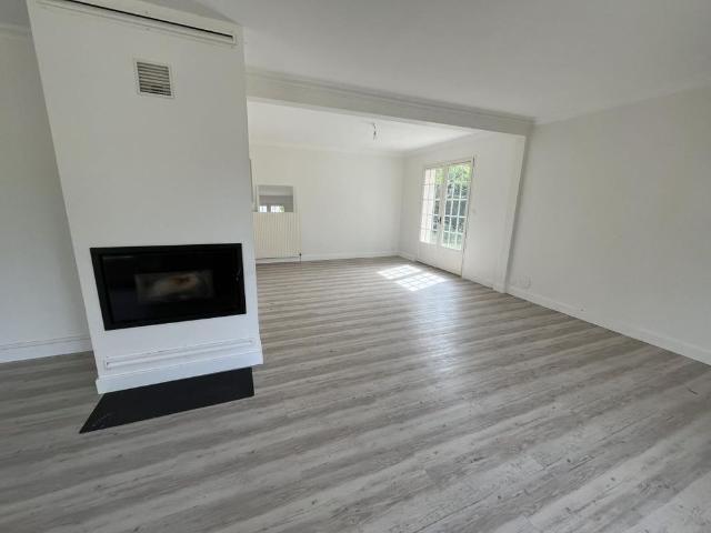 A LOUER MAISON T5 LES PONTS DE CE