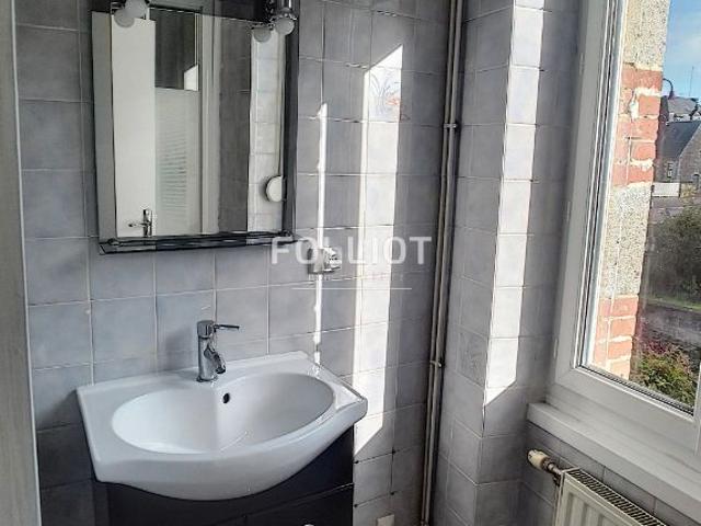 A LOUER Maison Villedieu 5 pi�ces 90 m2 jardin proximit� du centre ville