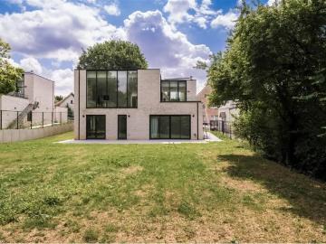 1780, Hal-Vilvorde, Flandre - Kelder, Parkeerplaats