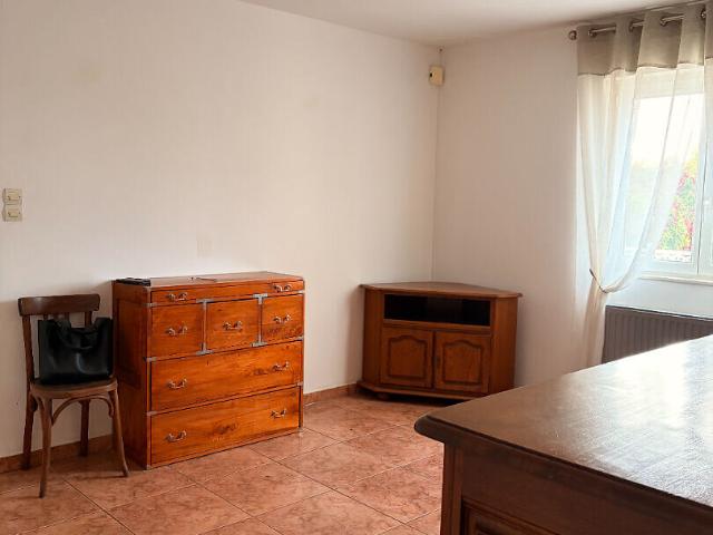 A LOUER MAISON A MOY DE L AISNE 02
