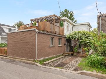 À louer / Maison à étages