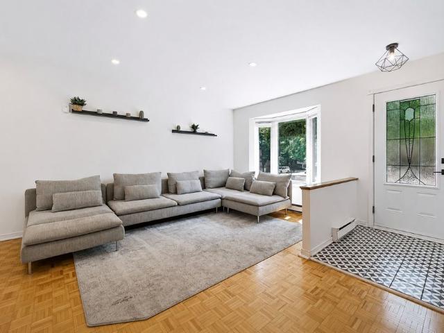 À louer / Maison à étages