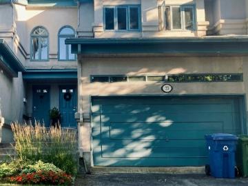 À louer / Maison à étages