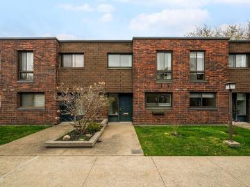 House for rent in Longueuil - Parking