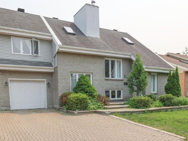 À louer / Maison à étages