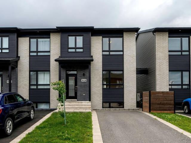À louer / Maison à étages