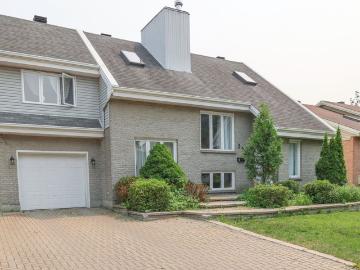 À louer / Maison à étages