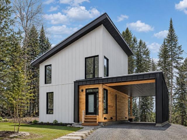 À louer / Maison à étages