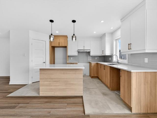 À louer / Maison à étages
