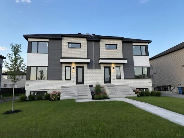 À louer / Maison à étages