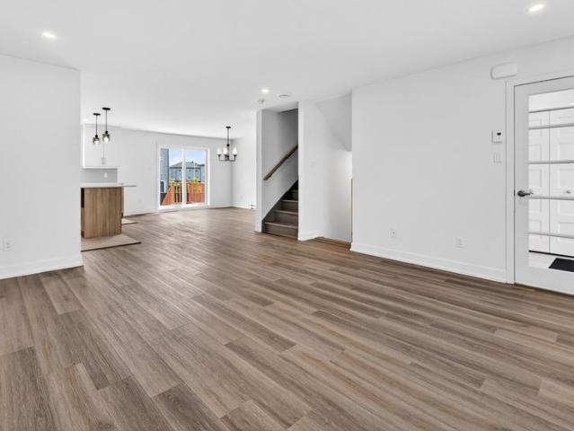 À louer / Maison à étages