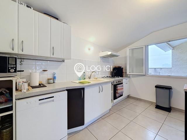 A LOUER, MAISON ASTIS, 2 CHAMBRES, PARKING, TERRASSE