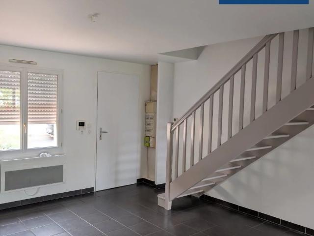 A LOUER MAISON AVEC JARDIN 3 CHB