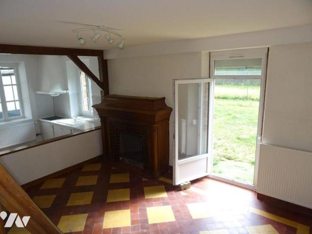 A LOUER MAISON DANS CORPS DE FERME à SAULT SAINT REMY