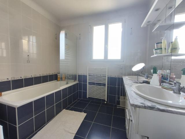À louer Maison de 80,90 m2 avec jardin et cabanon