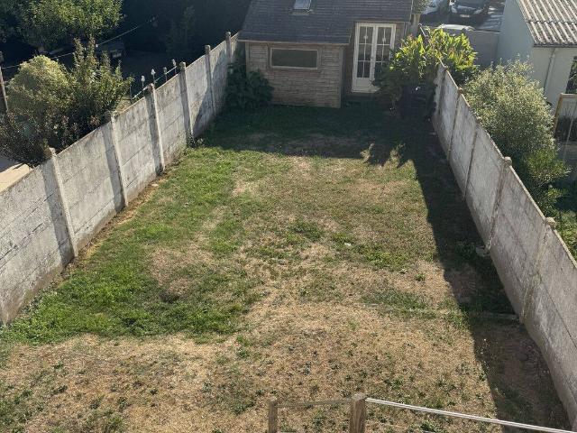 À louer Maison de 80,90 m² avec jardin et cabanon